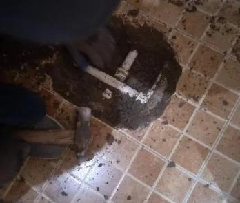 沙依巴克卫生间漏水维修公司为您分享下卫生间渗水如何处理及注意事项